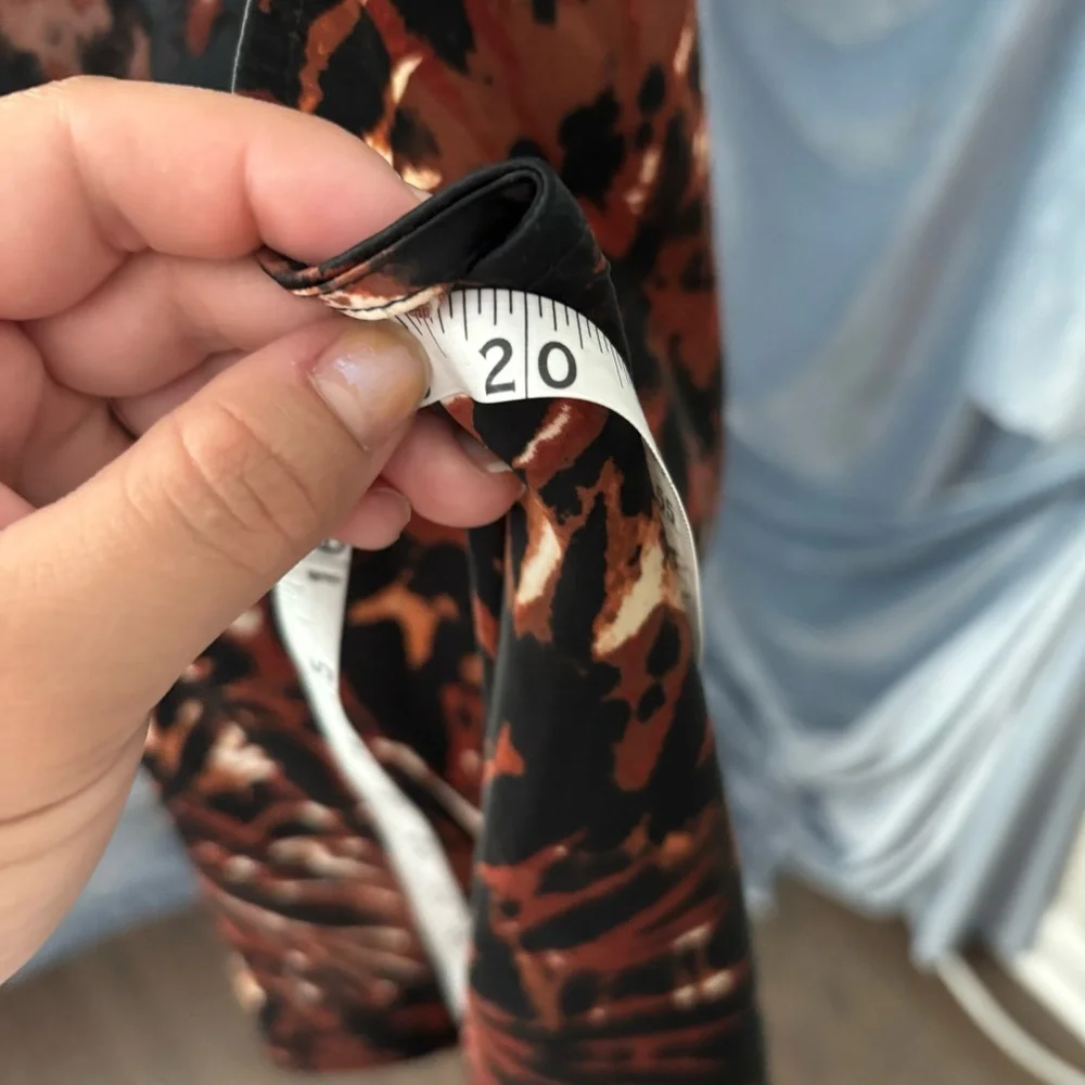 Banana Republic silk high neck top size large - Picture 7 of 7